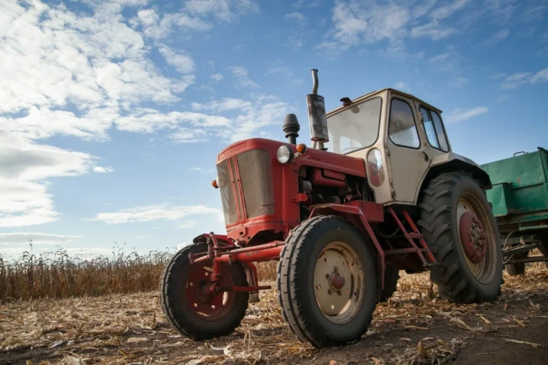 starszy ciągnik 50 koni mechanicznych